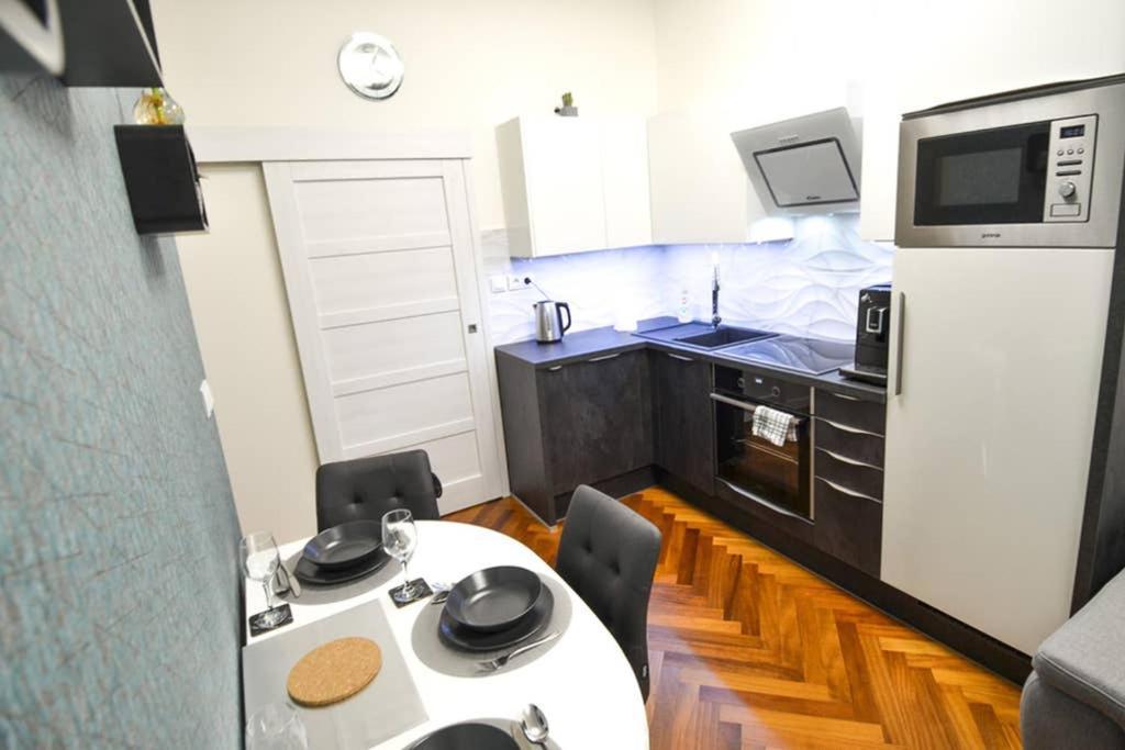 Brandly New Apartment Andel Prága Kültér fotó